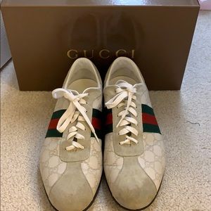 Size 10 GUCCI men’s leather sneakers
